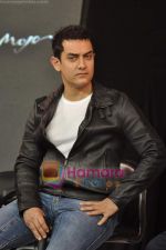 Aamir Khan at the launch of Mahindra_s new bikes Mojo and Stallion in Trident on 30th Sept 2010 (38).JPG